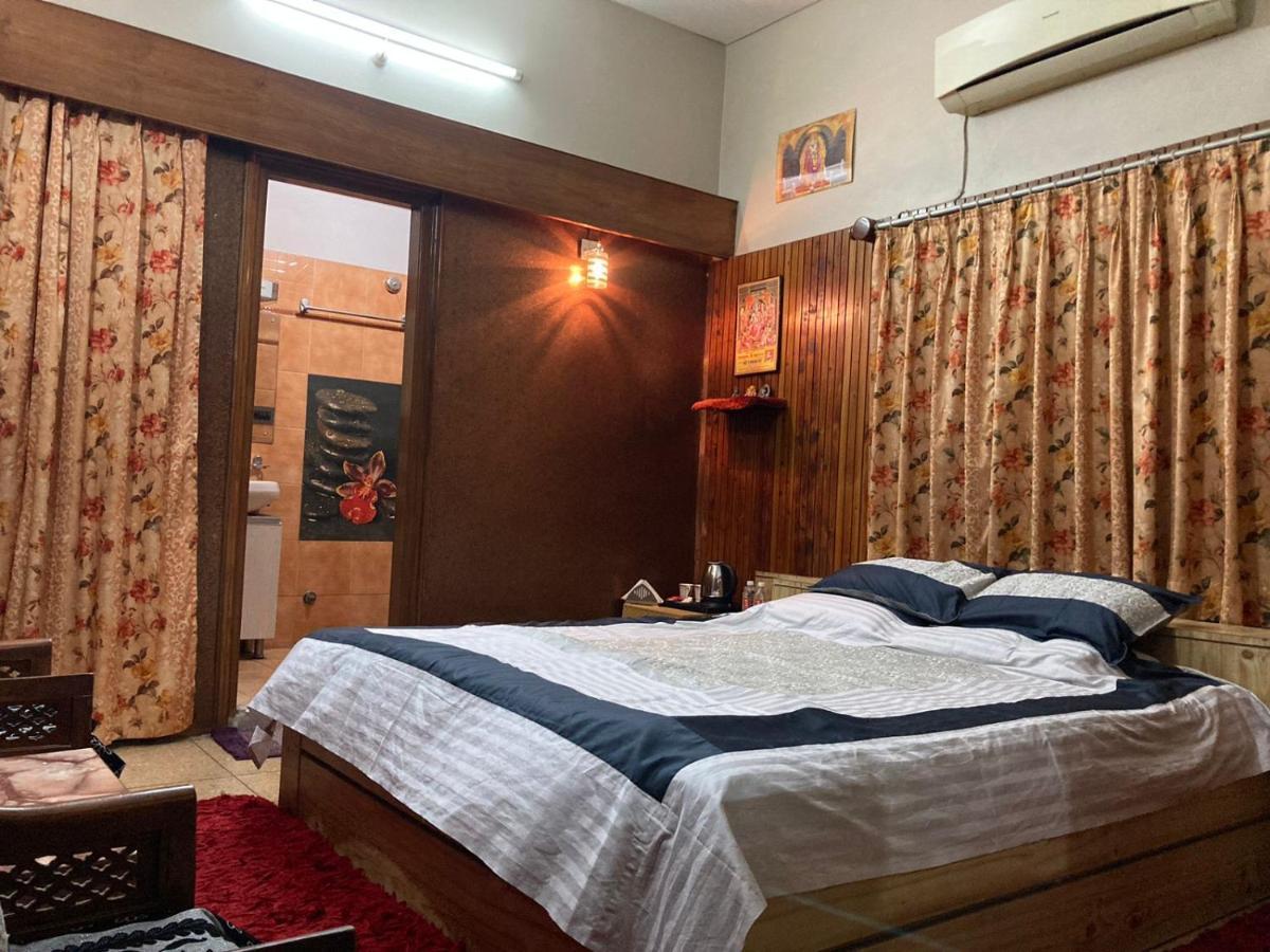 Pretty Garden View Apartment 3Bhk Furnished Flat Near Kashi Vishwanath Temple Varanasi Exterior photo